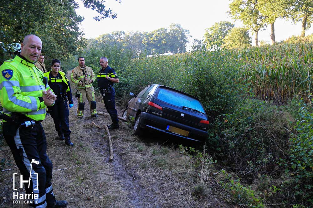 auto in sloot_2682.jpg